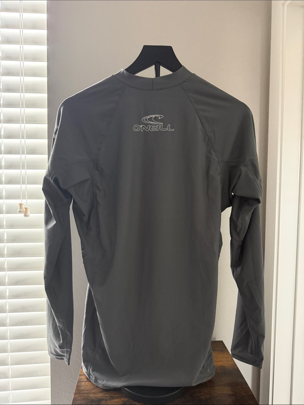 O'Neill Basic Skins 50+ L/S Rash ‘Smoke’ - Picture 5 of 6